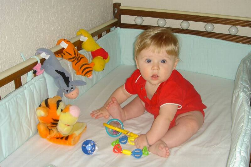 2005/08(Aug)/01(Ian)/800x600_2005-08-26 Ian-5 and a half months-2.JPG
